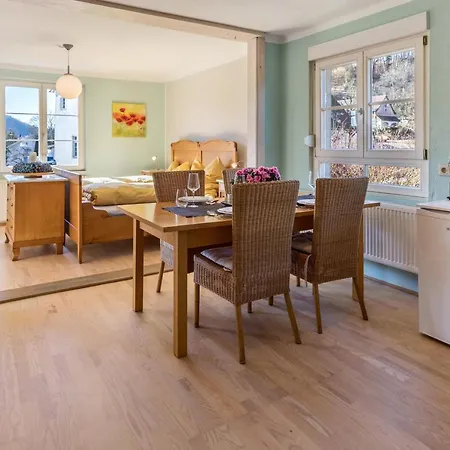 Kunstlerferienwohnung Karker *
